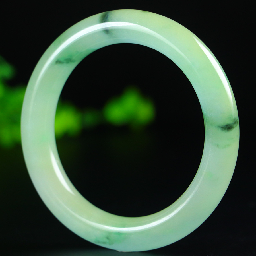Jadeite bangle with icy texture and floating patterns. Inner diameter: approximately 59.8mm. - 图片 2