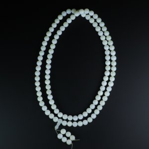 108-bead natural deep-sea giant clam shell prayer beads