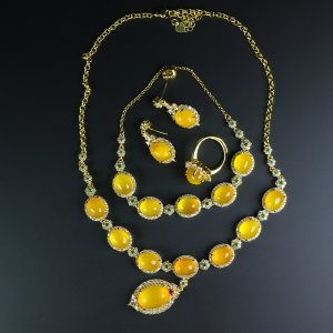Luxury set inlaid with natural icy yellow chalcedony cabochons