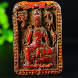 Suspected old honeycomb amber pendant of Bodhisattva Guanyin