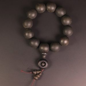 Natural old material black kanchanahom resin in hand-held form