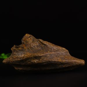 Natural aged agarwood log-shaped decorative piece There is a certificate.