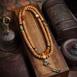 Chen Zixing Moon Bodhi Seed Bead String - 108 beads, genuine product from Hainan, decorative bracelet, for polishing and using as a Buddhist prayer bead necklace.